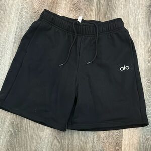 Alo yoga black relaxing shorts